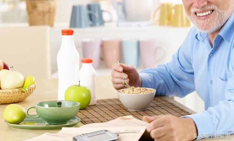 老人5-6天没大便危险吗,瘫痪老人二十多天没排便突然排便