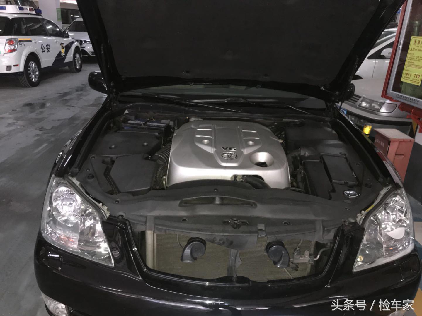 曾经行政级车的王者？13年的丰田皇冠还要9万块！