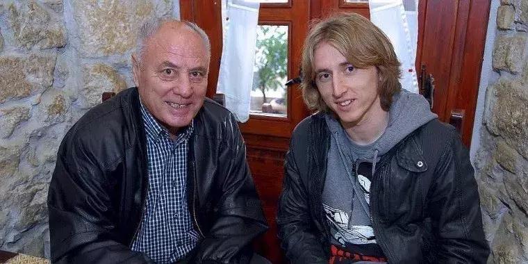 这个从战火中走来的世界杯MVP，用努力赢得了全世界的尊重