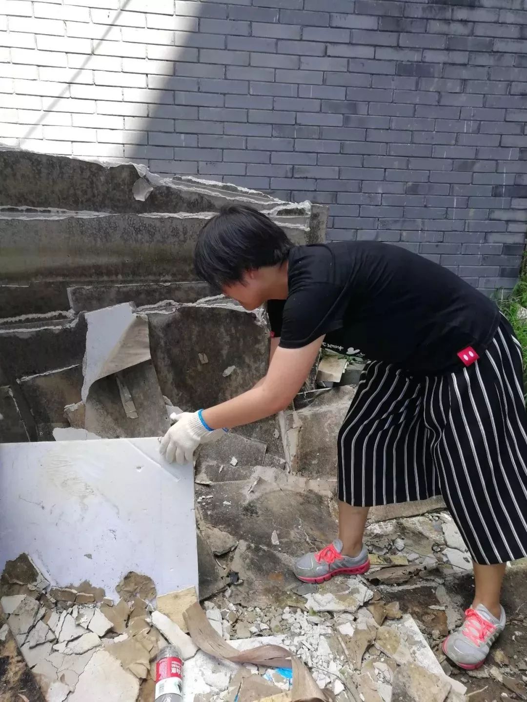 今天，有人在馒头山社区玩起了“快闪”……