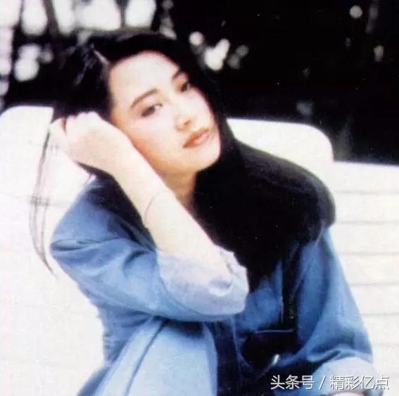 《邪不压正》，最大的看点竟是她的翘臀