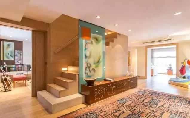 c罗和梅西的家,c罗梅西贝克汉姆豪宅对比