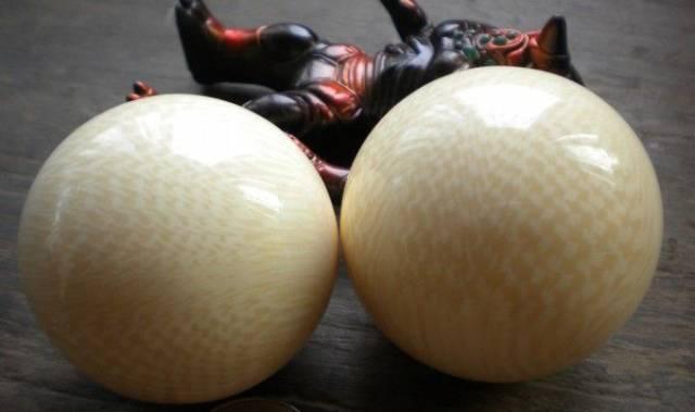 猛犸象牙工艺品如何辨别真伪,如何辨认猛犸象牙是真的假的