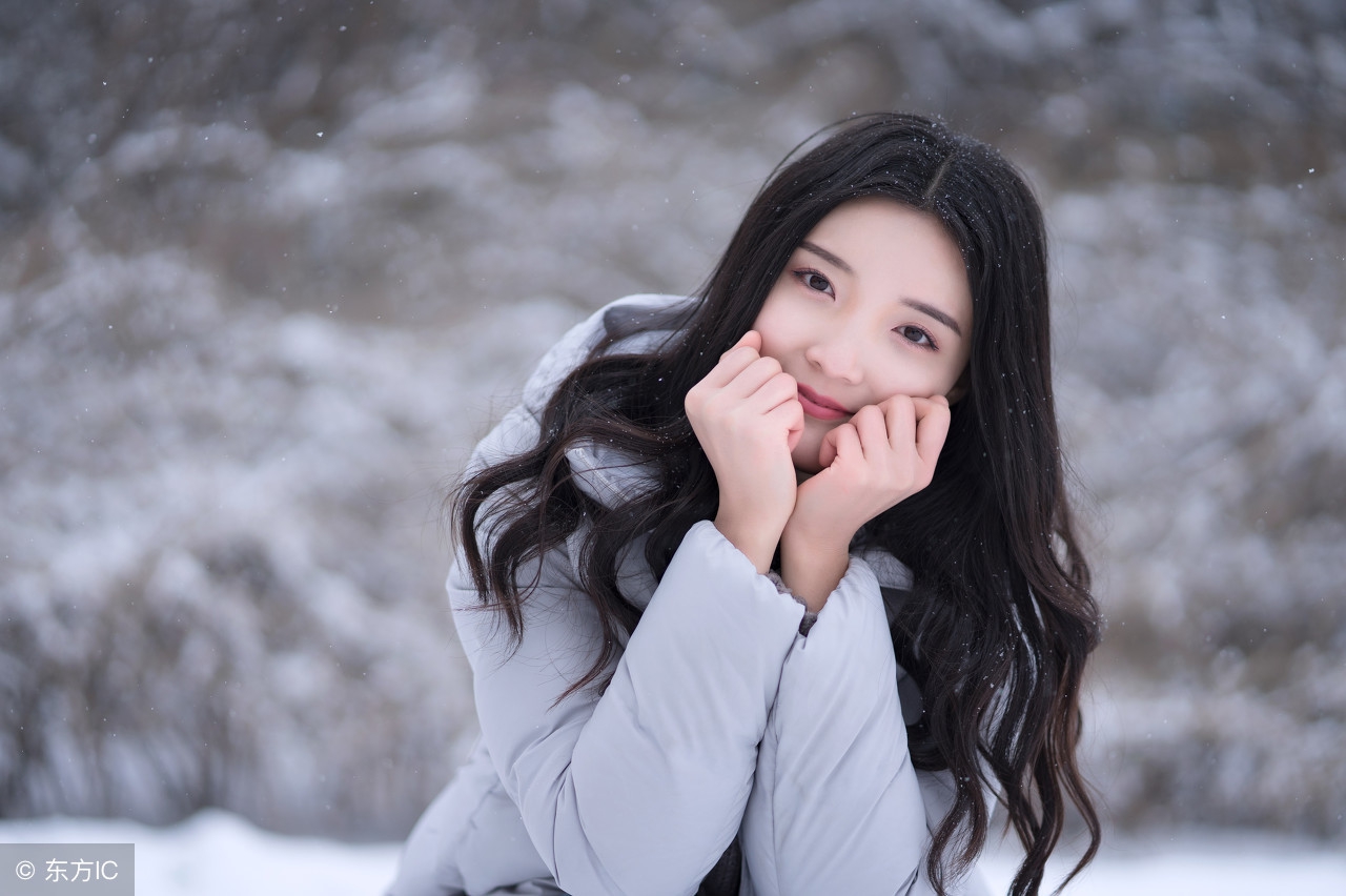 女子收到lv包,一女子收到lv包包