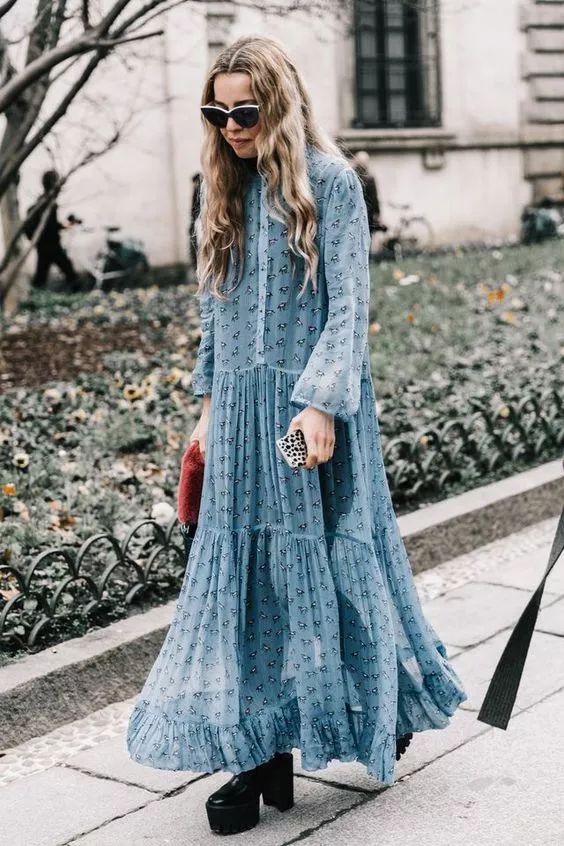 年终了到处都是促销价,年底的商品降价