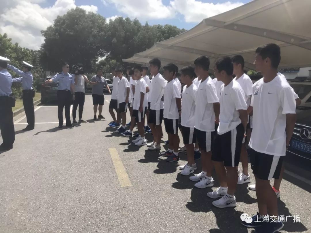 因为这个动作，申花提前一天上头条！