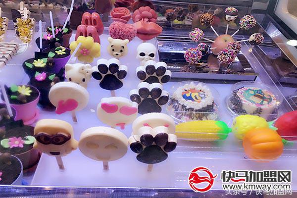 冷饮加盟店10大品牌加盟费,天津开一家冰激凌冷饮加盟店