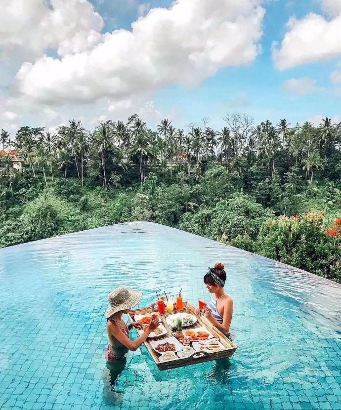 巴厘岛买什么口红便宜,巴厘岛旅游攻略住宿价格