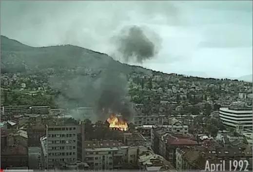 战机护航直播,克罗地亚首都数万球迷狂欢庆祝