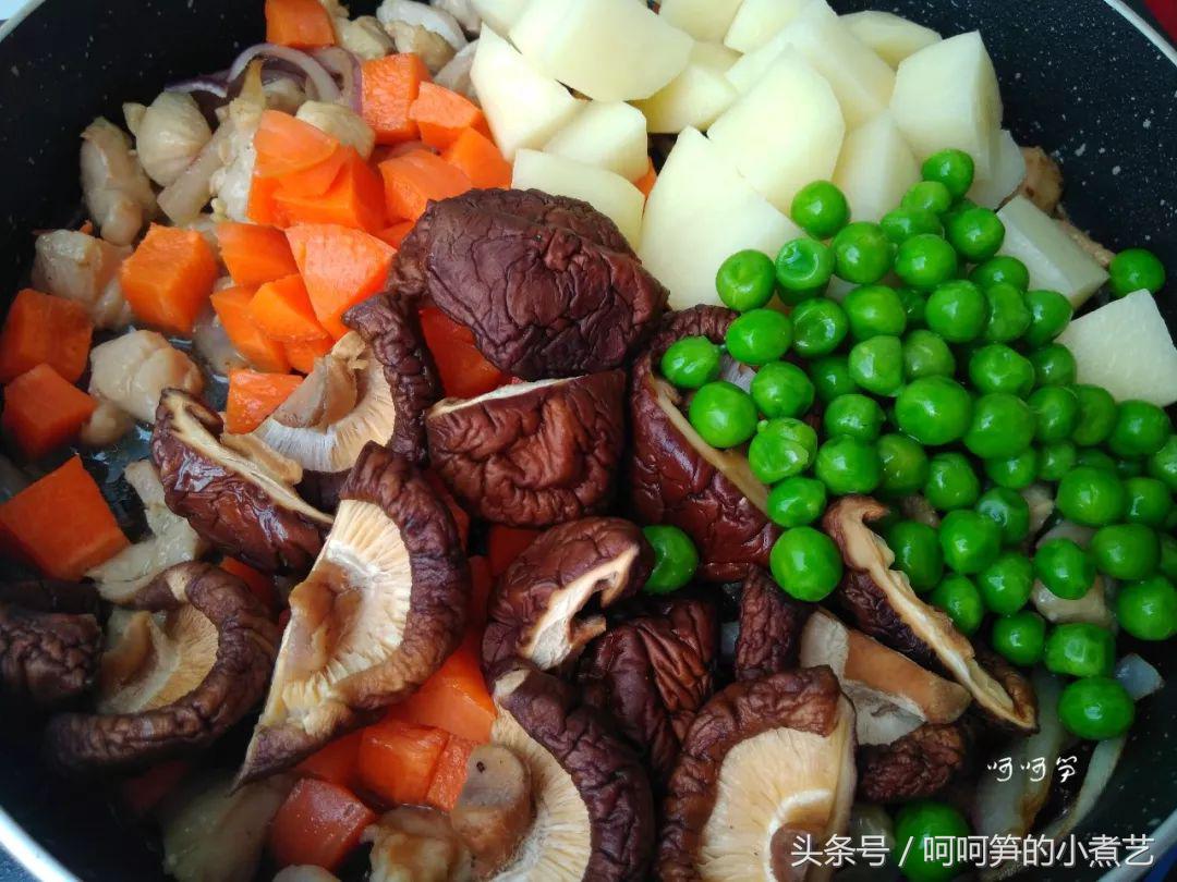 板栗土豆胡萝卜香菇焖鸡的做法,用电饭锅做的香菇焖饭