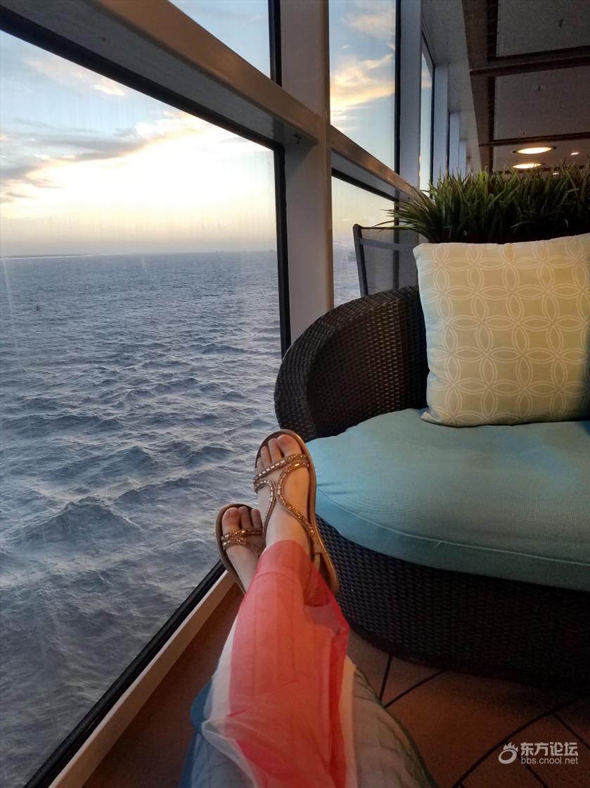 皇家加勒比游轮量子号游记,坐海洋量子号游轮旅游攻略