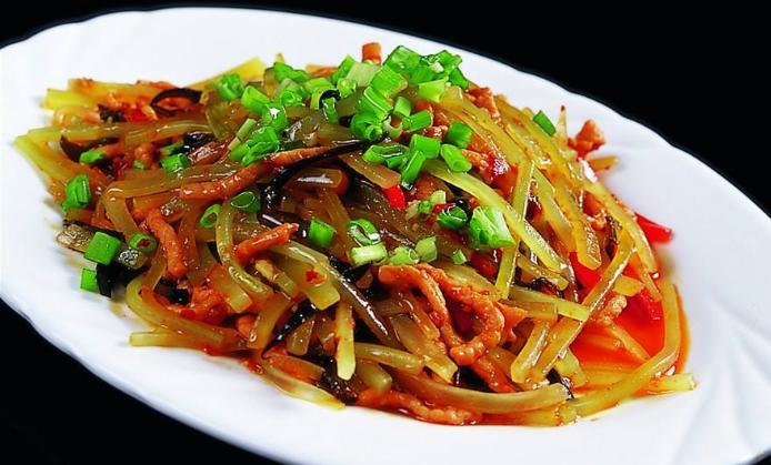 龟苓膏的美食故事,龟苓膏真正的做法里面有没有龟壳