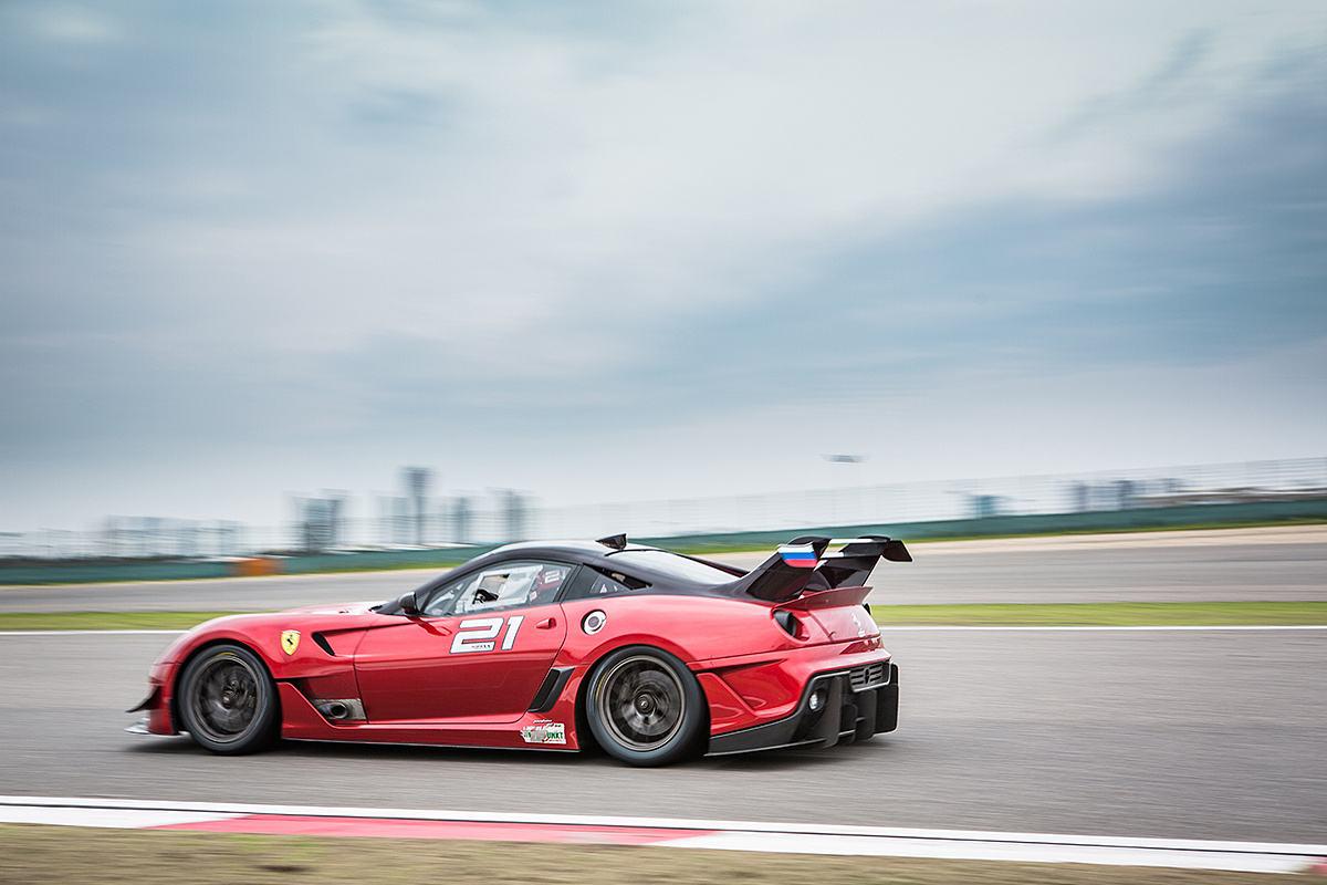 跑车为什么底盘低空气阻力小,跑车为啥底盘低