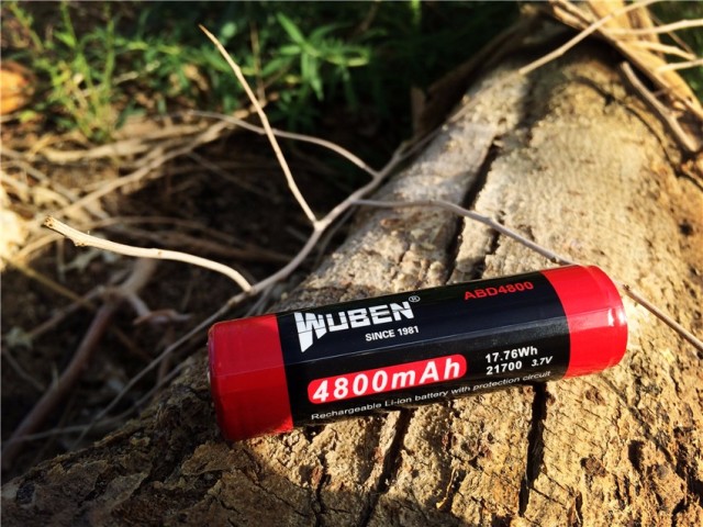 一射就是一大片，务本A214200流明直充强光手电实测