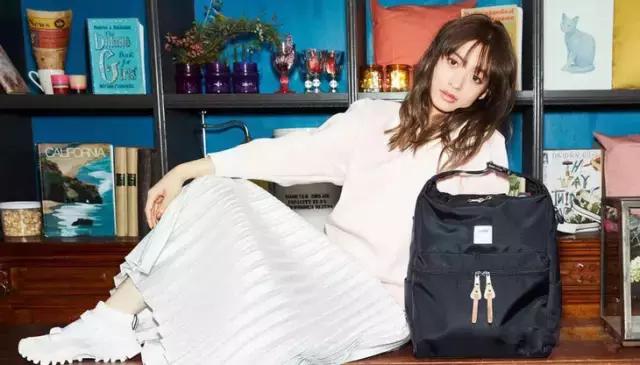 买包解决不了问题就背上行囊,买包文案