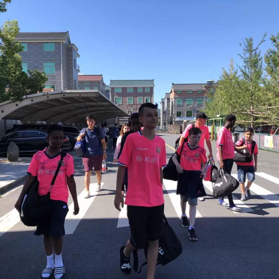 浣撹偛姣旇禌涓殑涓鍙嬭皧,浣撹偛浜ゆ祦澧炶繘涓ゅ哺閫夋墜鎯呰皧