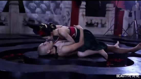 清纯女星赵丽颖、angelababy、张雨绮的激情戏,她竟然*引勾**亲儿子