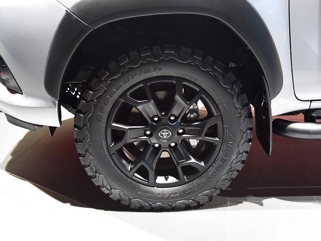 海拉克斯2023款落地价海外版丰田,丰田2021海拉克斯2.4t皮卡多少钱