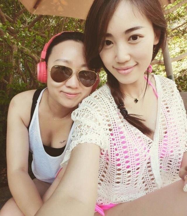 王宝强跟马蓉小孩是亲生的吗,王宝强和马蓉的孩子哪个是亲生的