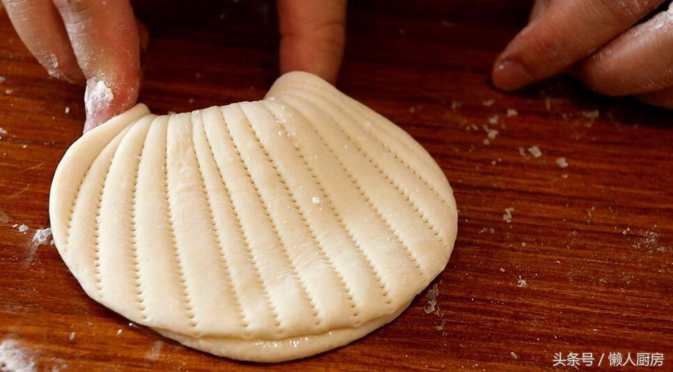 家庭版荷叶饼肉夹馍怎么做,早餐荷叶饼肉夹馍家常做法