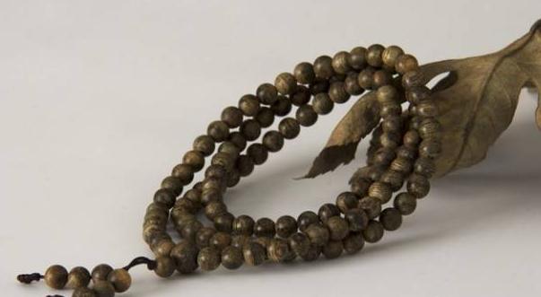 随形沉香手串真假区分,越南芽庄黑奇楠沉香随形手串价格