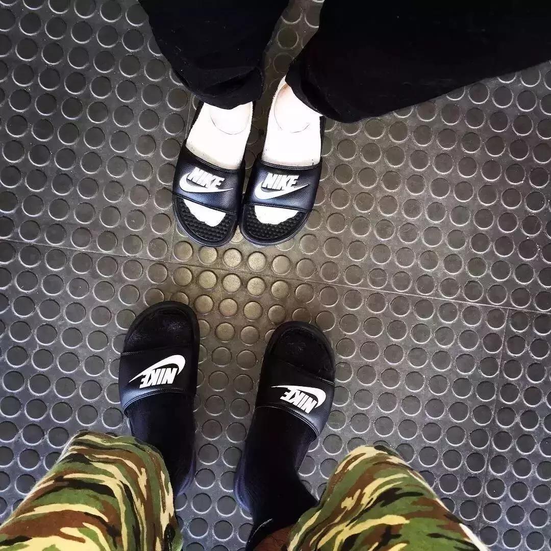 夏天鞋子可以当拖鞋穿的,可以当拖鞋也可以当板鞋穿