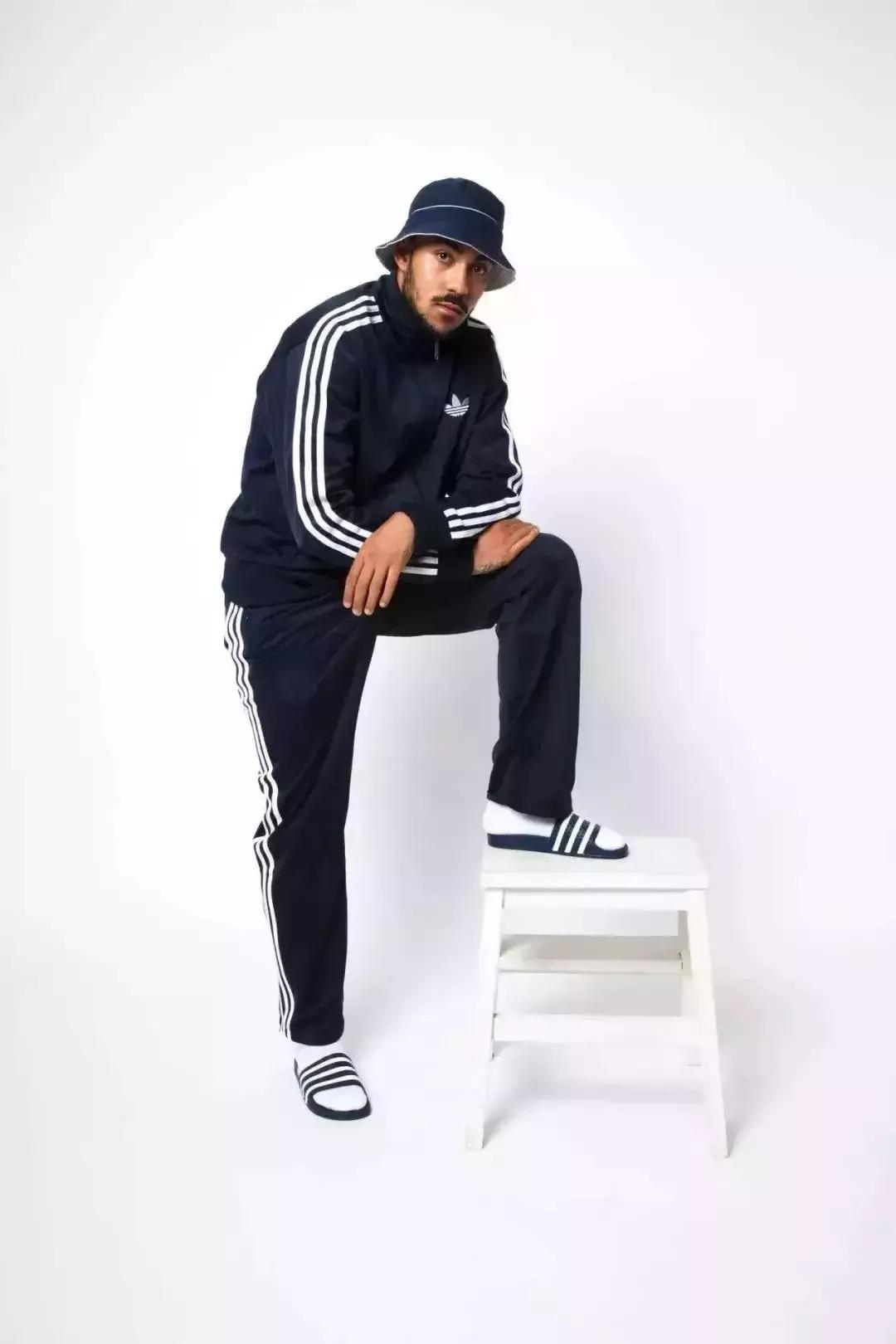 夏天鞋子可以当拖鞋穿的,可以当拖鞋也可以当板鞋穿