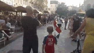 足球不只是一项运动英文,足球的确是一个有温度的运动