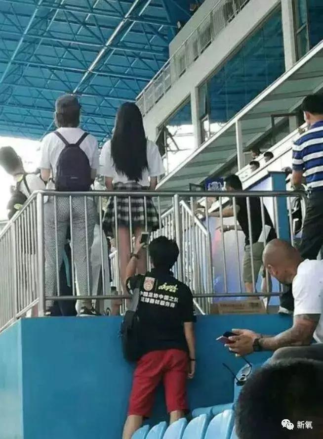 注意!这群人靠*拍偷**女生裙底月入过万!