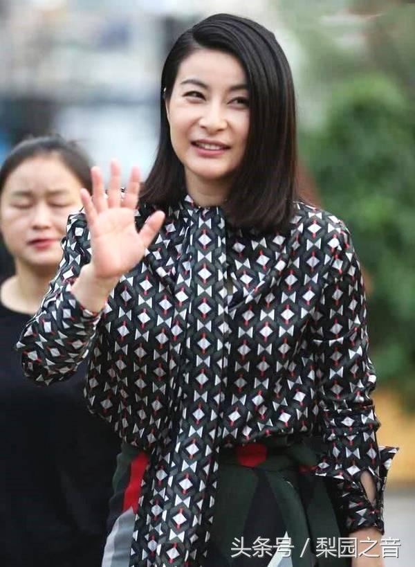 郭晶晶胖了,郭晶晶终于穿得像豪门阔太了