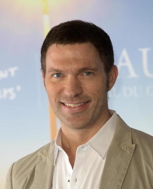 比王健林还有钱,比王思聪还豪的富二代