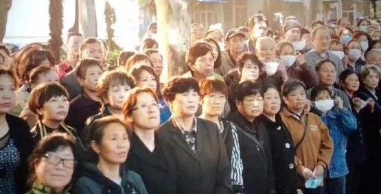 《我不是药神》这部电影,真的“狠”扎心!