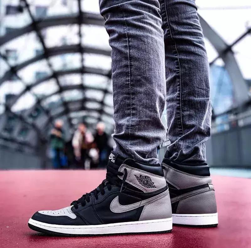 airjordan1low白黑蓝真假对比,黑蛇白蛇全剧