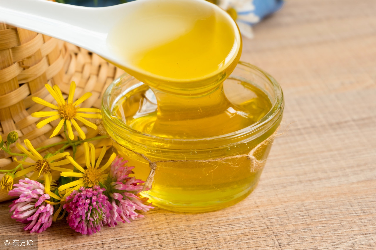 眼角鱼尾纹怎么去除小妙招,眼角下垂鱼尾纹一招解决