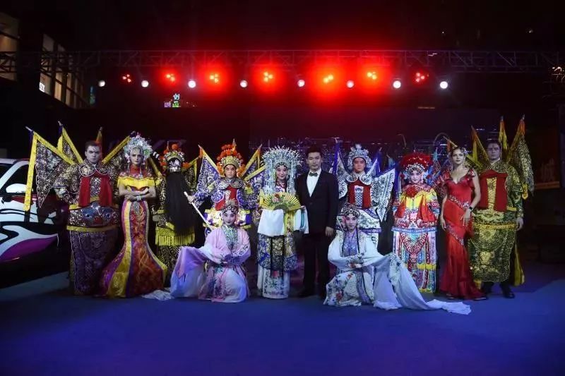 2019华晨中华v7试驾视频,华晨中华v7介绍