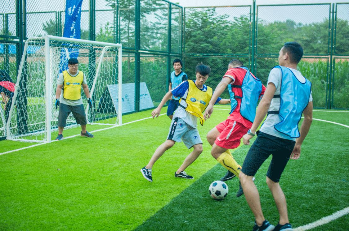 开在家门口的“世界杯”——“一汽奔腾杯”足球嘉年华友谊赛