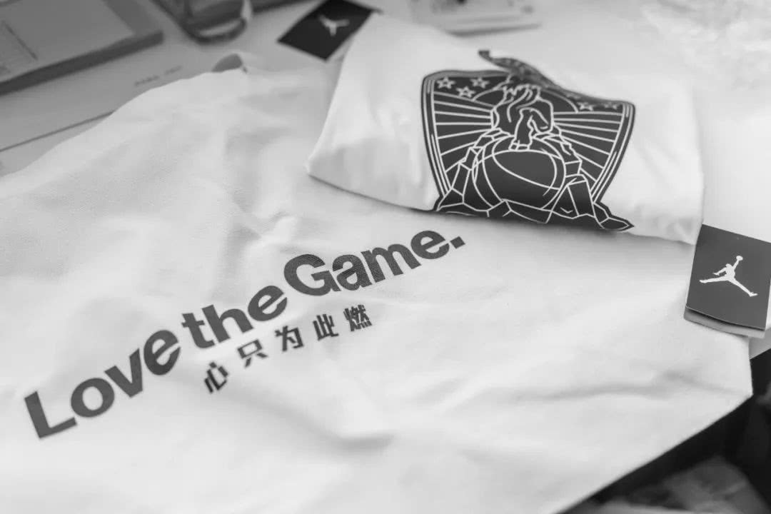 潮闻快食Champion推出金链设计!MMW曝光ALYX最新鞋款