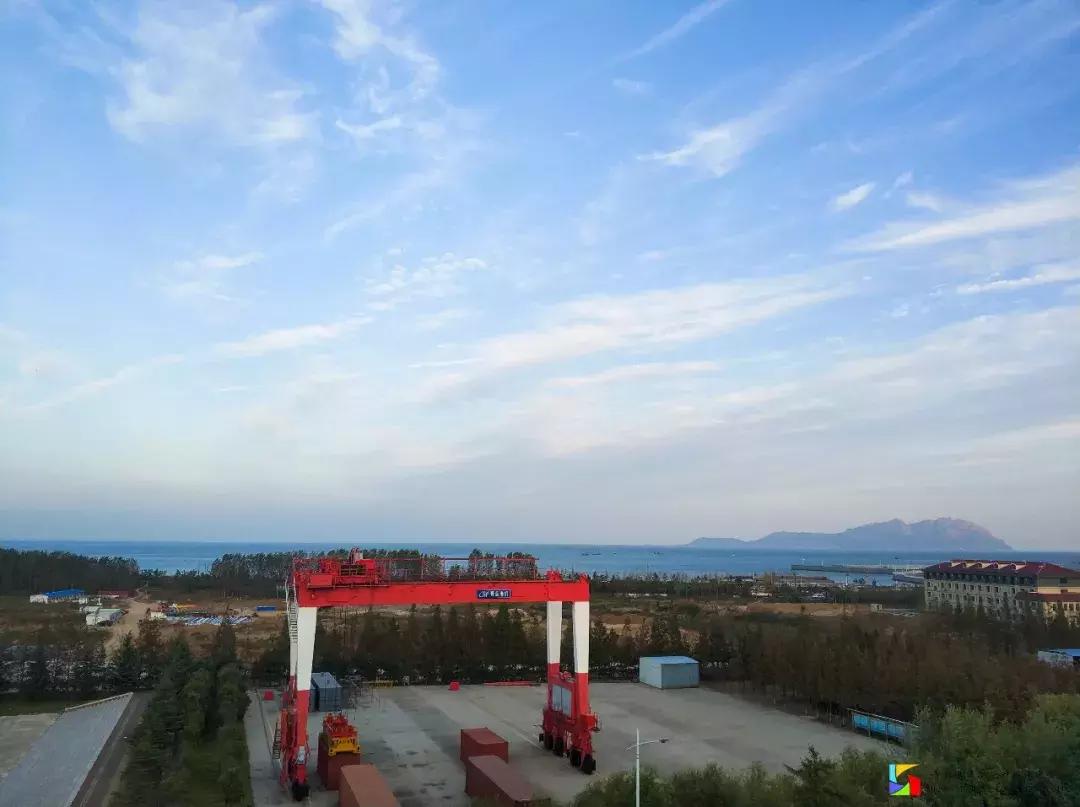 中国海洋大学鱼山校区步行到海边,青岛工程职业学院离海边有多远