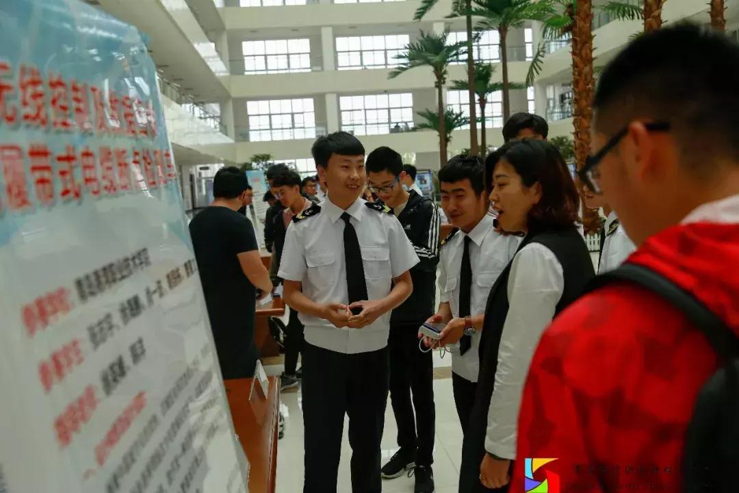 中国海洋大学鱼山校区步行到海边,青岛工程职业学院离海边有多远