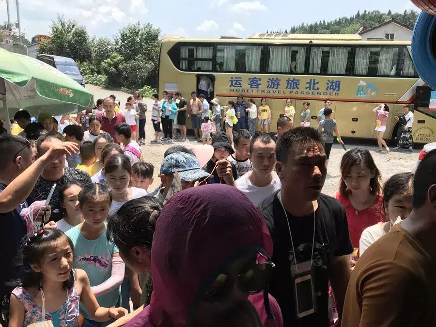 宜昌青龙峡第四届亲子漂流大赛实况回顾！你错过的精彩都在这里！