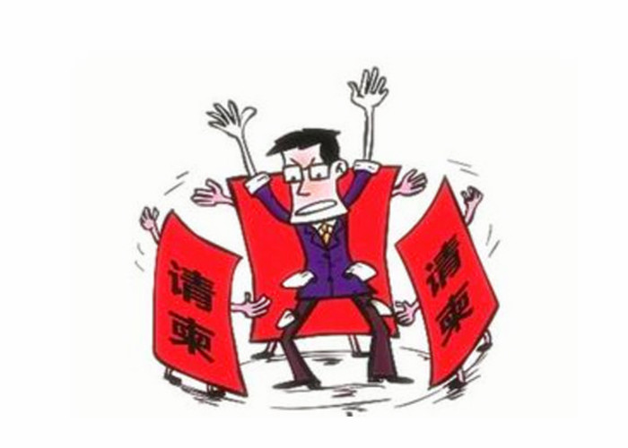 90后员工给老板结婚请柬，老板当面写12个字递回，员工一看傻了眼