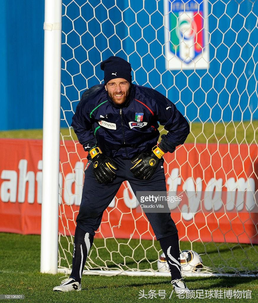 世界杯战靴盘点,南非世界杯复刻版足球鞋