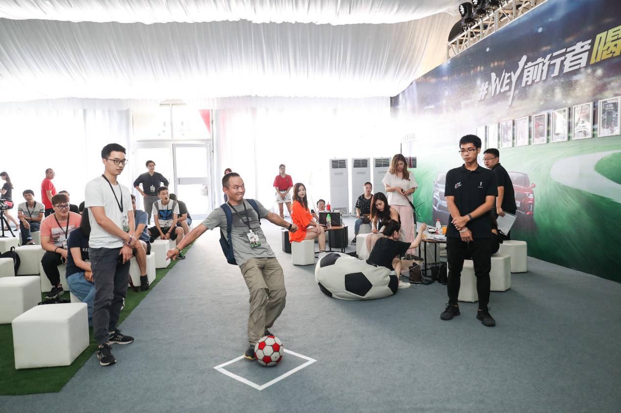 暴走汽车2019,c罗与汽车比赛视频