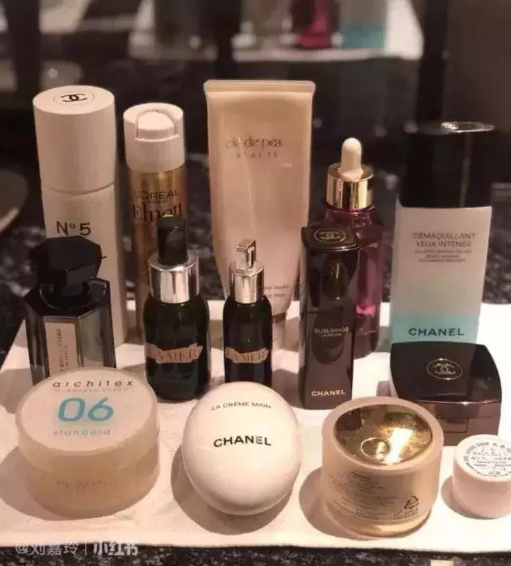 她用200万面霜公开打脸小红书女星？娱乐圈化妆品同款扒料！