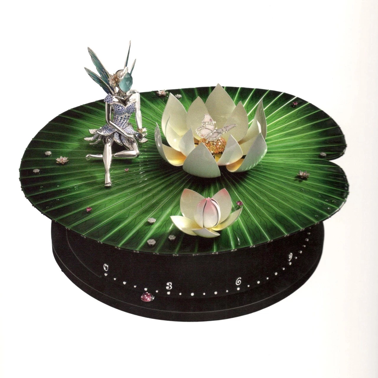 梵克雅宝黑色的四叶草是什么宝石,梵克雅宝四叶草是珠宝吗