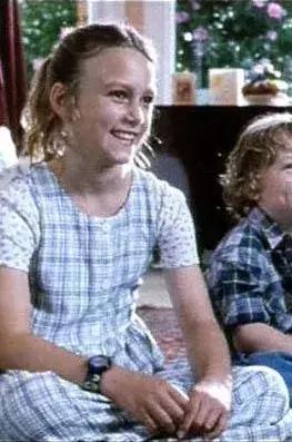 凯拉奈特莉颜值巅峰,平胸也可以很高级