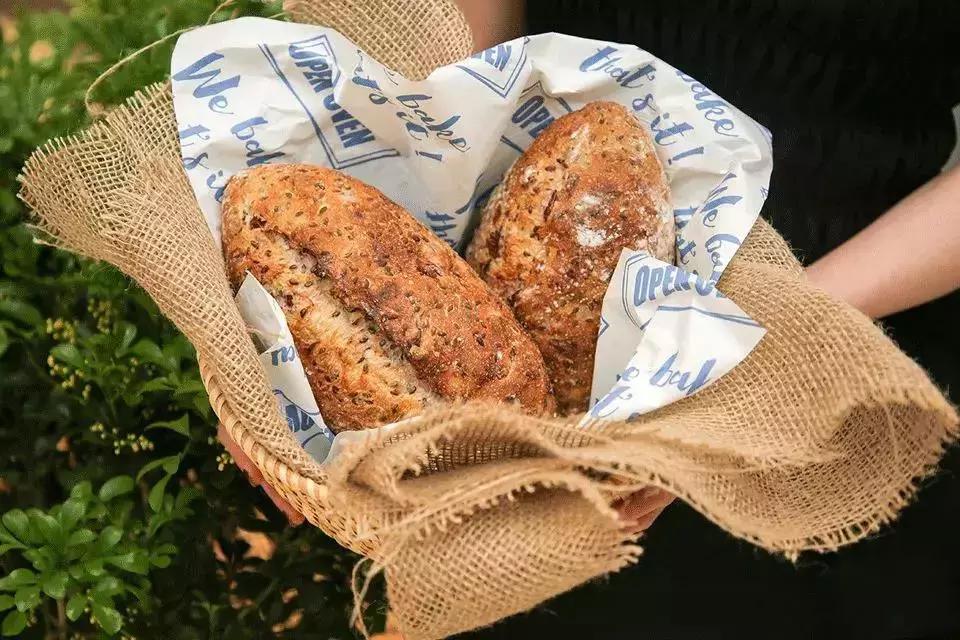 邂逅「麓谷小镇」，遇见软欧包与新派茶的小幸运