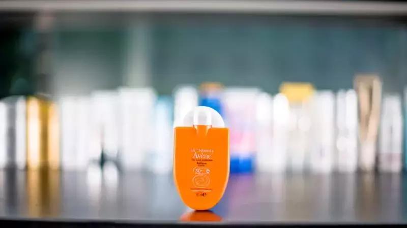 你以为防晒只擦防晒霜就够了吗,以为很好用其实都是智商税防晒霜