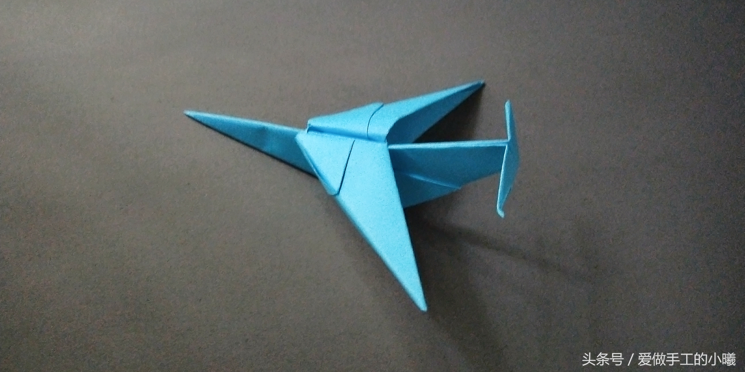 纸飞机童年叠法,童年100款纸飞机慢动作教程