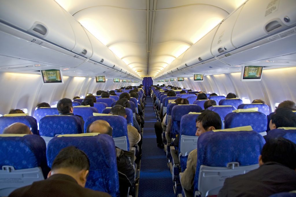为什么在飞机上那么冷,为什么每次坐飞机都是满座